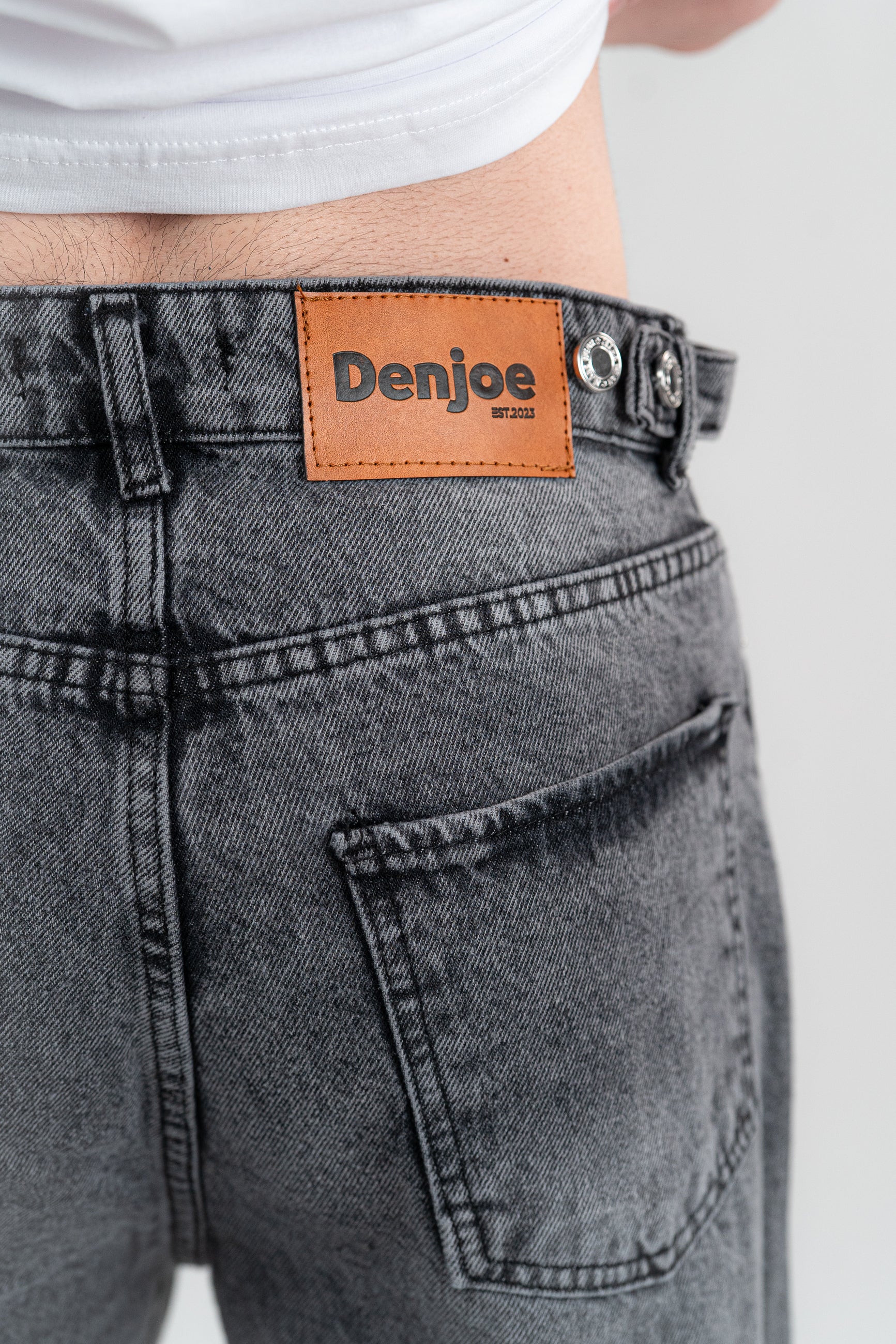 Denjoe Fadded Baggy Jeans Unisex
