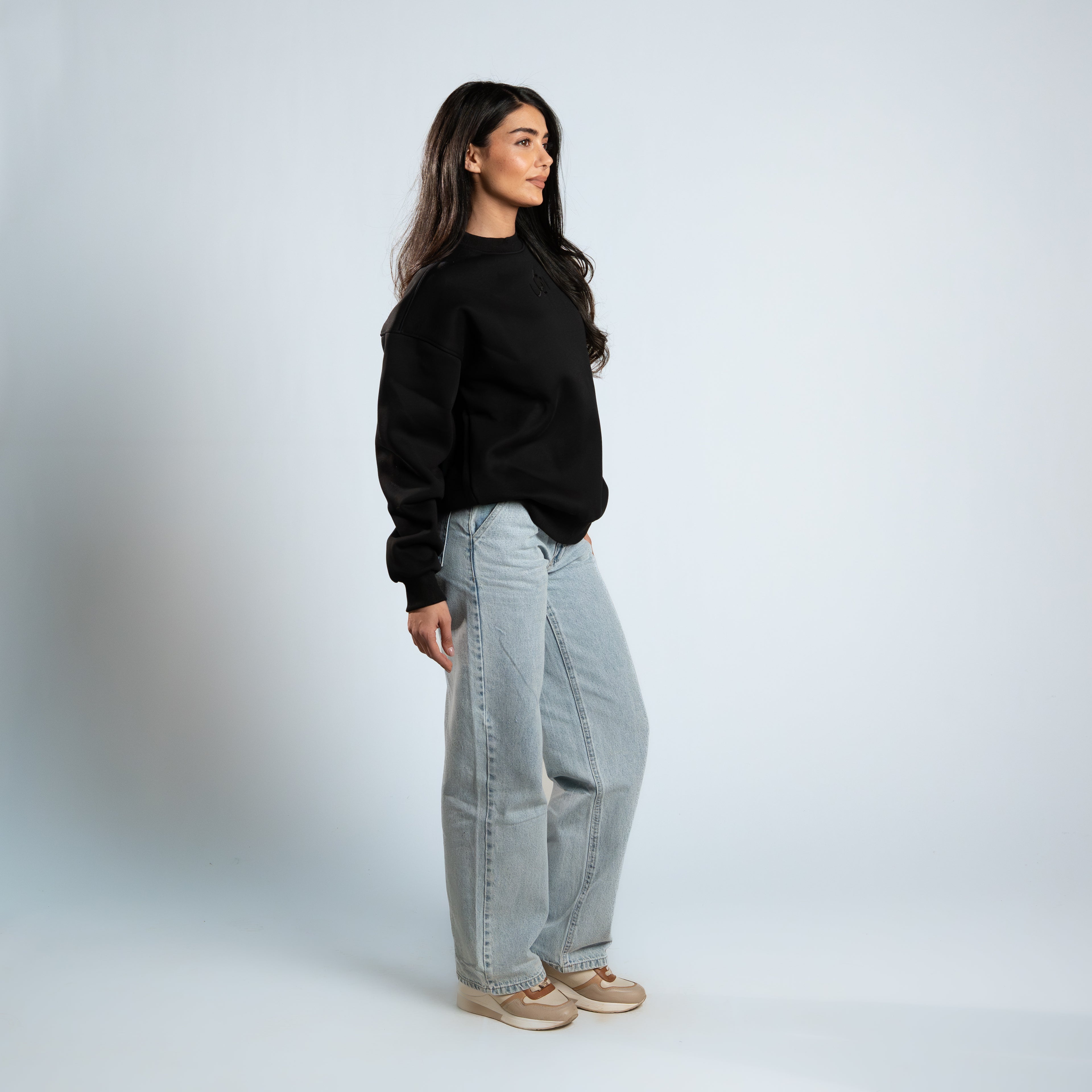 Antikka Crewneck