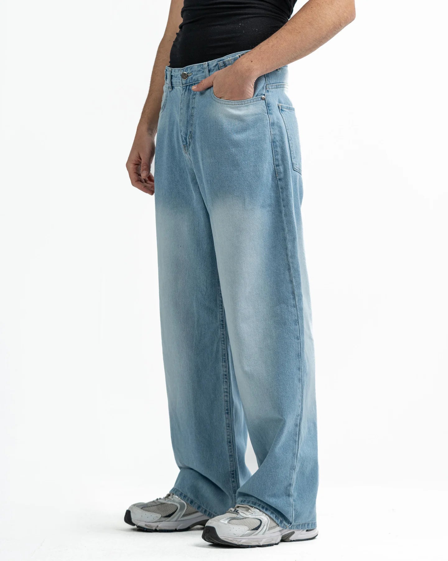 STRAIGHT LEG ICE BLUE