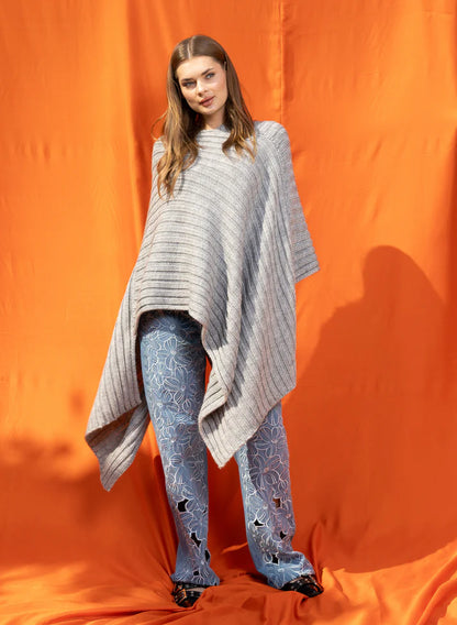Thea Chandra Poncho