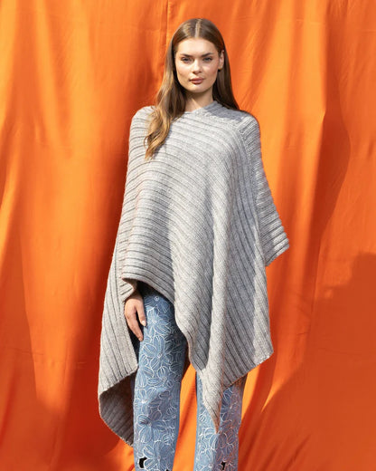 Thea Chandra Poncho