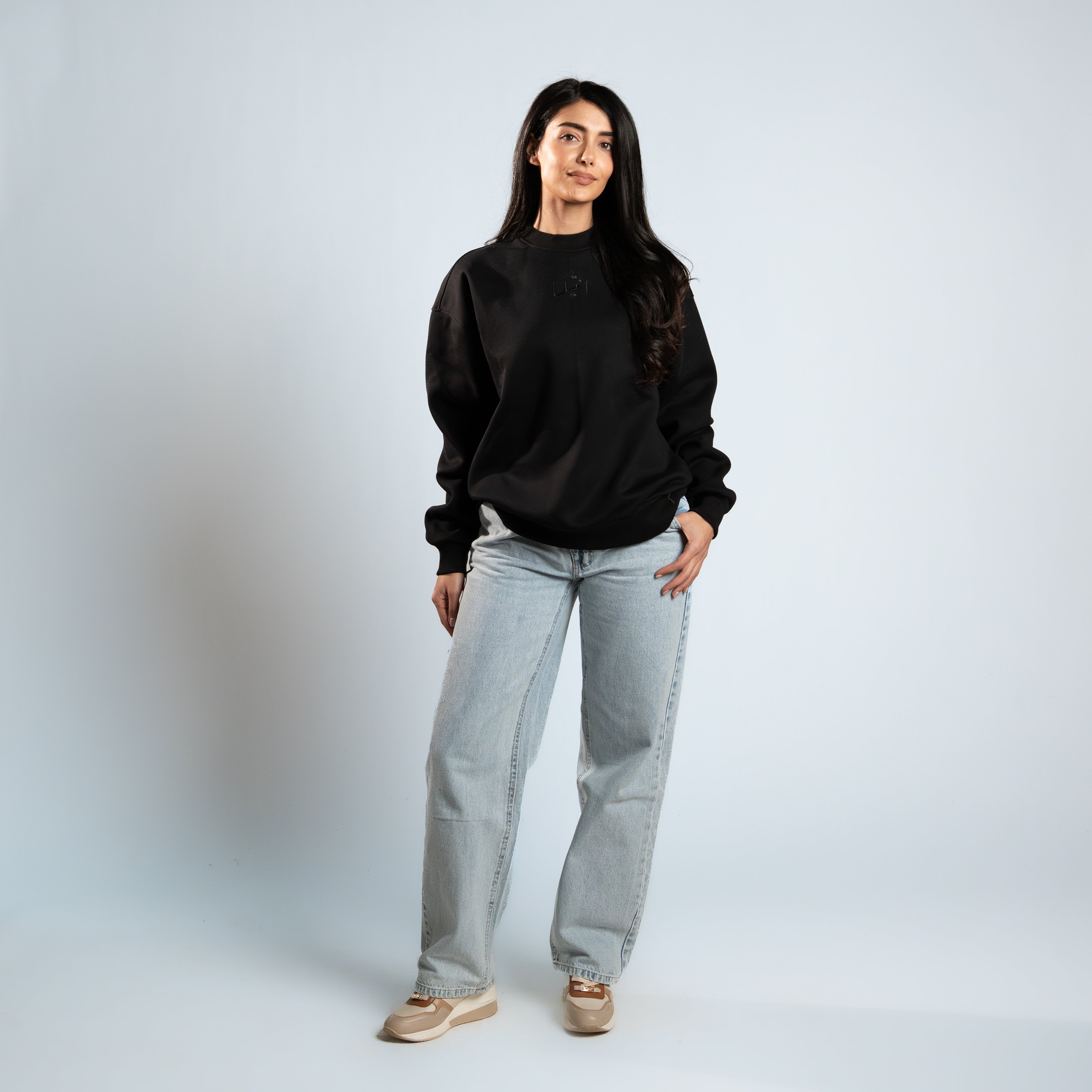 Antikka Crewneck