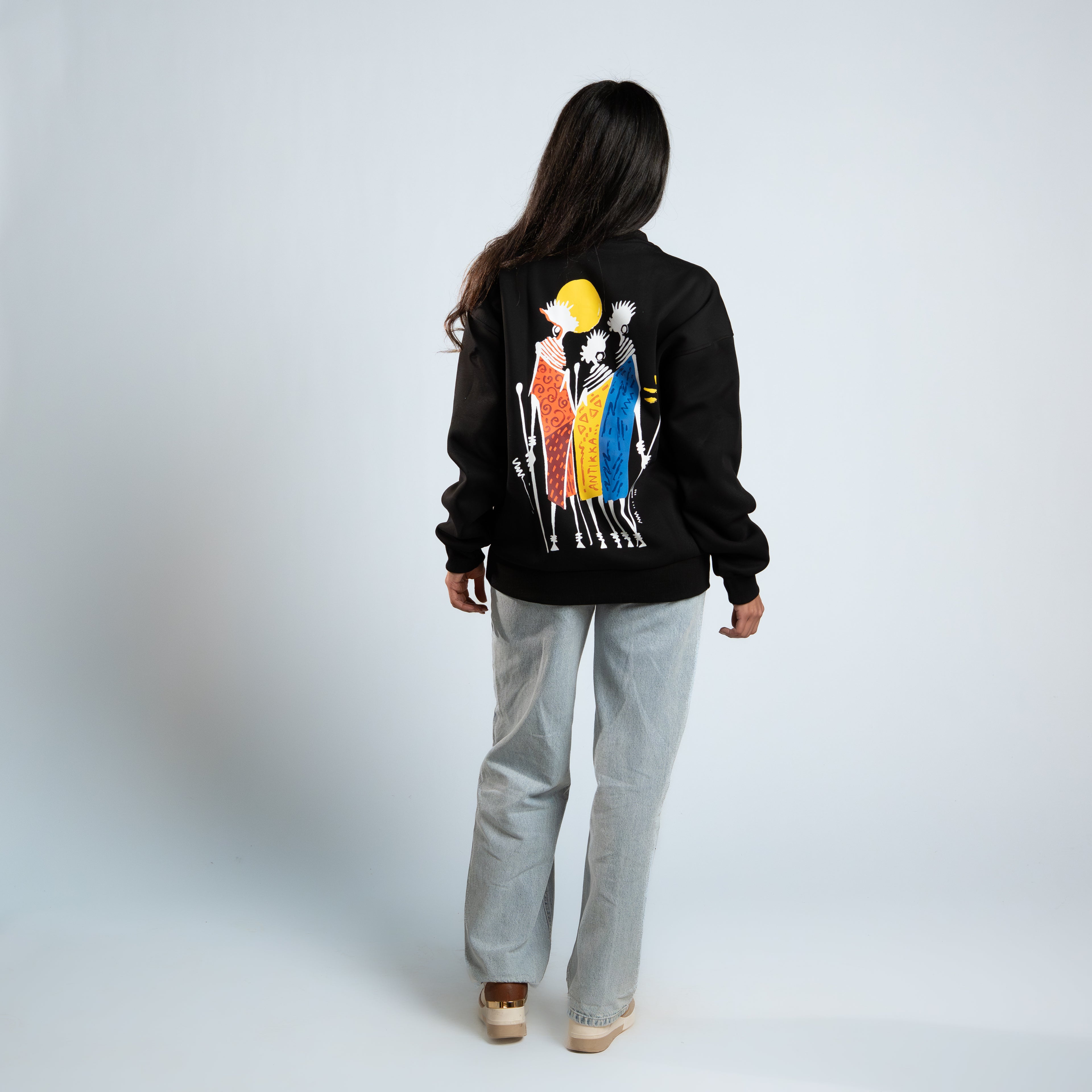 Antikka Crewneck