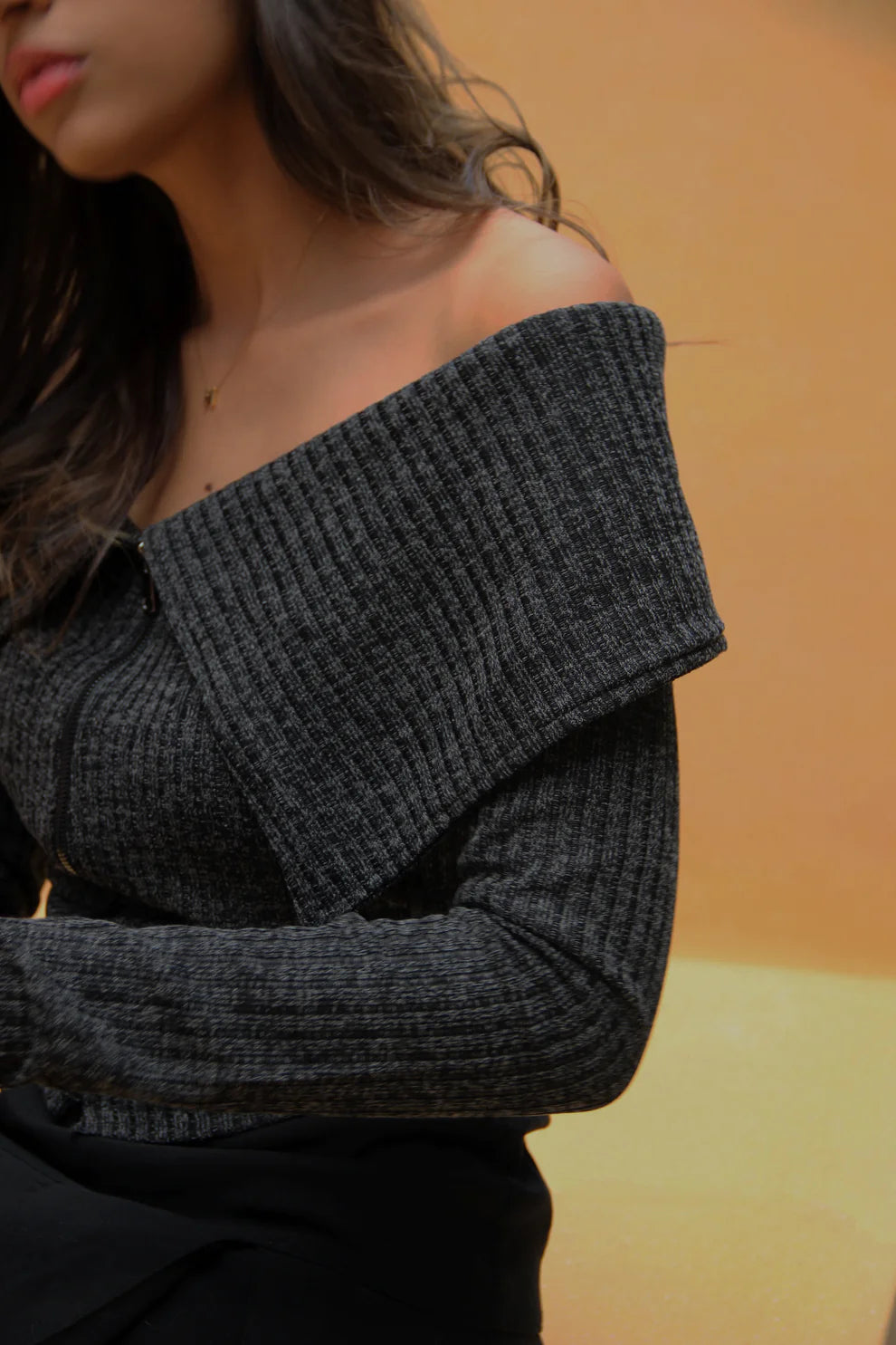 KUJI Refined Zipper Top