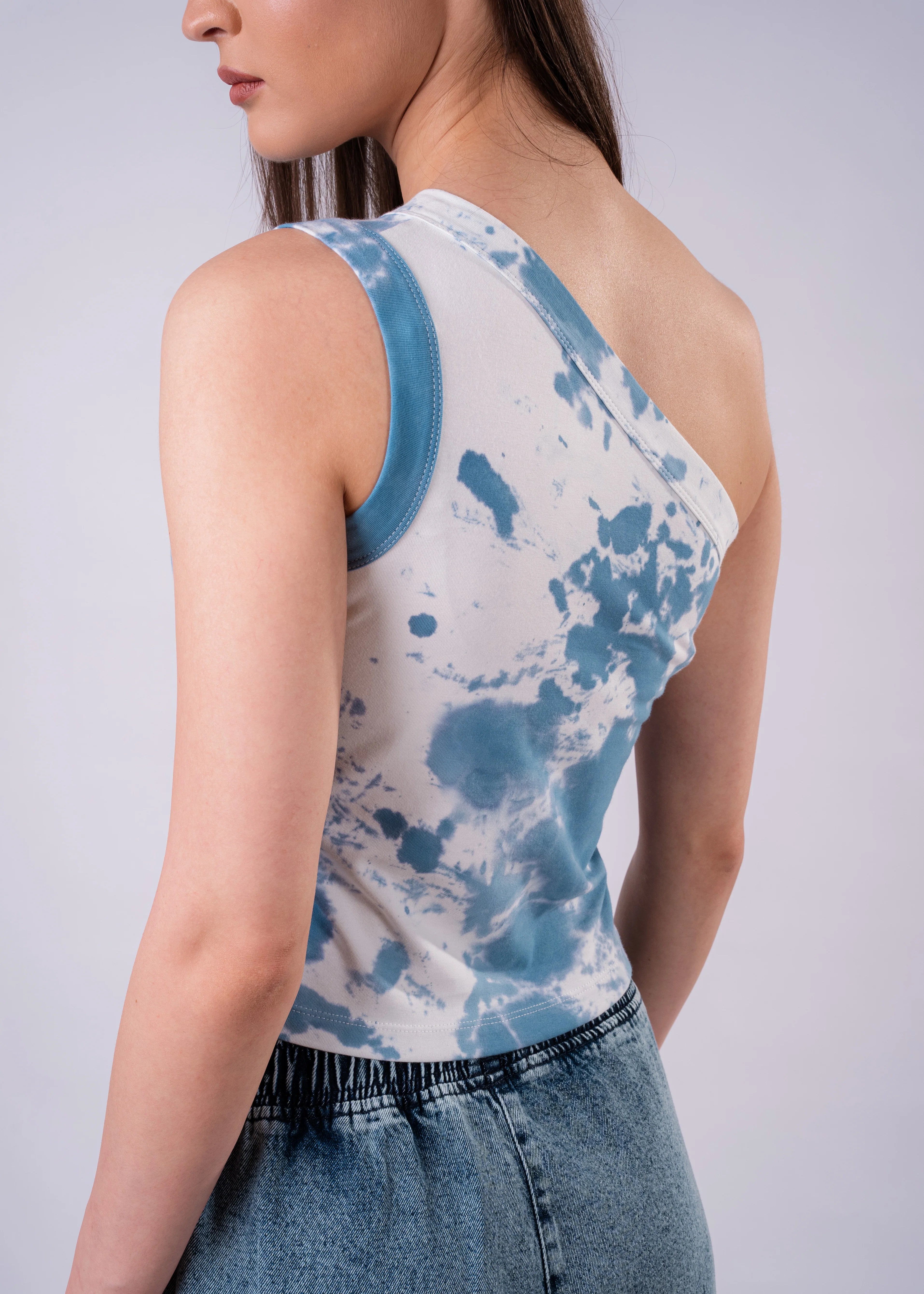 kntd W Tie Dye One Shoulder top 2560