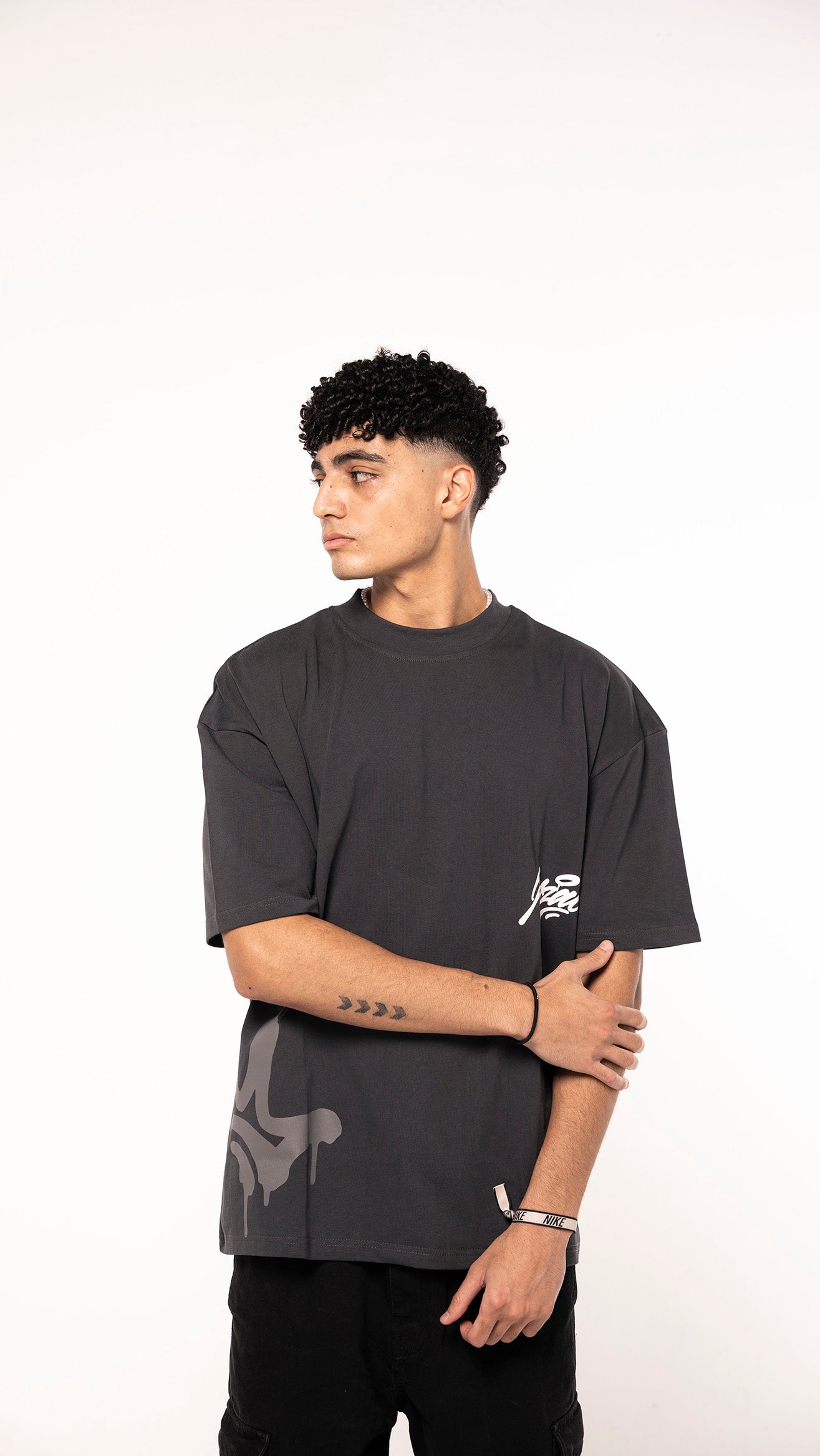 Mzaco 28 Tee